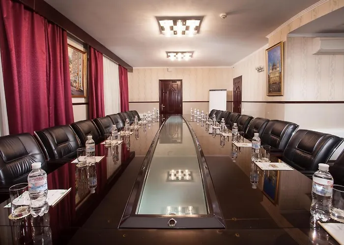 London Отель 4*