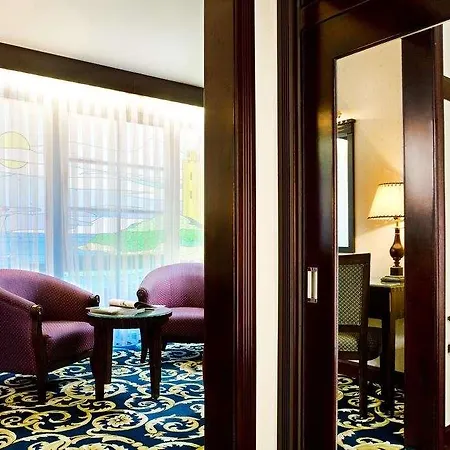 London 4* Odessa
