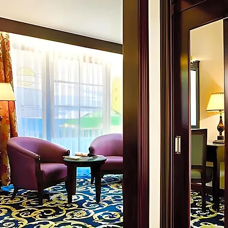 Hotel London 4*