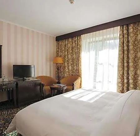 Hotel London 4*