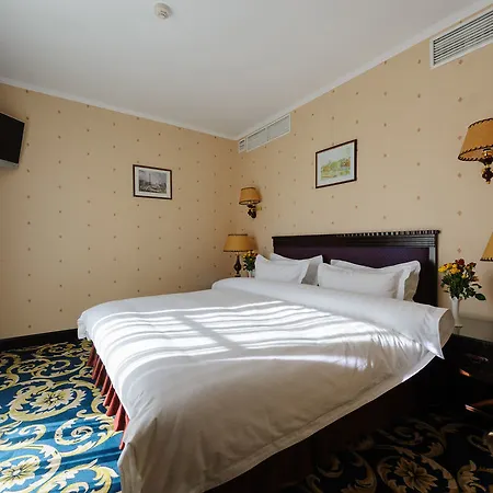 Hotel London 4*