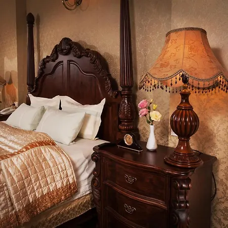 London Hotel 4*