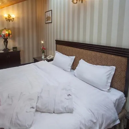 London Hotel 4*