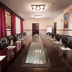 London Hotel 4*