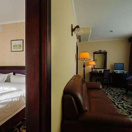 Hotel London 4*