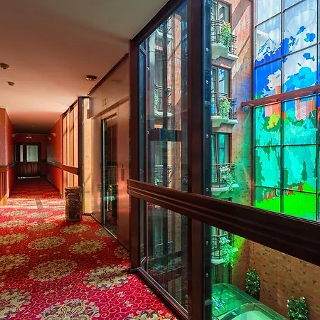 London Hotel